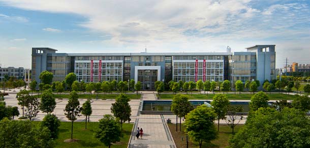扬州工业职业技术学院 - 最美院校