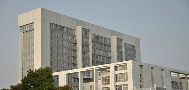 扬州工业职业技术学院 - 最美大学