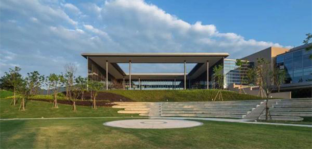 大學校志：校名、校标、校訓、校徽、校旗、校歌