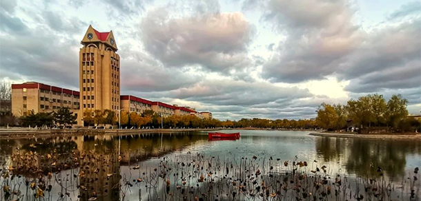 烟台大学 - 最美大学