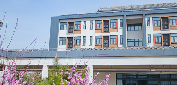 泰山科技学院 - 最美大学