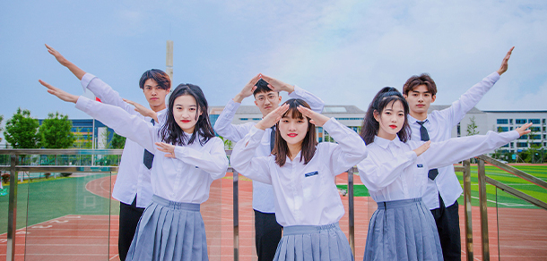 泰山科技学院 - 最美大学