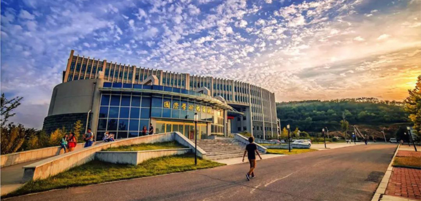 烟台科技学院 - 最美大学