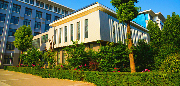郑州财经学院 - 最美大学