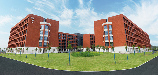 中原科技学院 - 最美大学