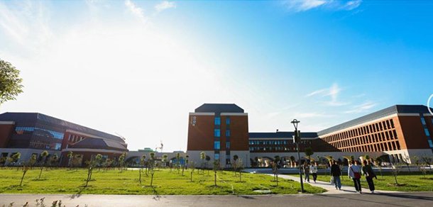 中原科技学院 - 最美大学