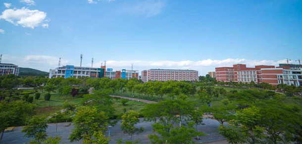 河南工业职业技术学院 - 最美大学