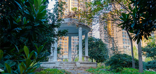 郑州财税金融职业学院 - 最美大学