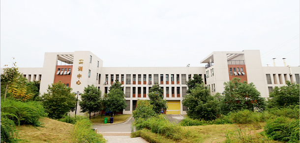 湖南有色金属职业技术学院 - 最美大学