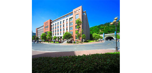 湖北医药学院 - 最美大学
