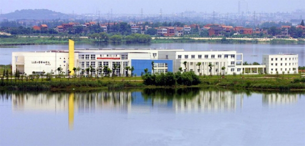 江汉大学 - 最美大学