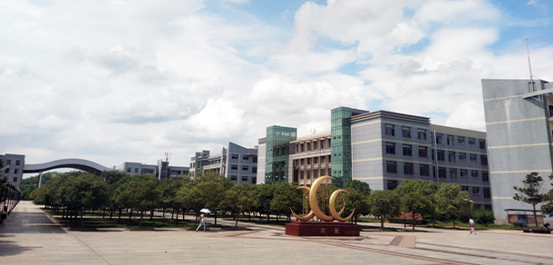 武汉工程大学 - 最美大学