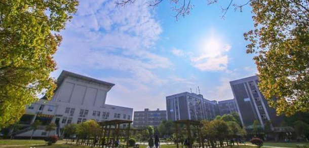 武汉传媒学院 - 最美大学