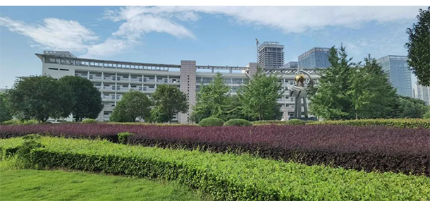 武汉职业技术大学 - 最美大学