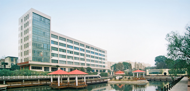 武汉职业技术大学 - 最美大学