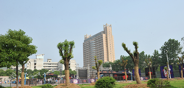 武汉理工大学 - 最美大学