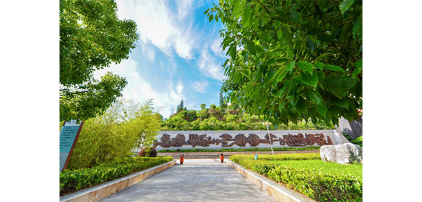 湖北工业职业技术学院 - 知行大道