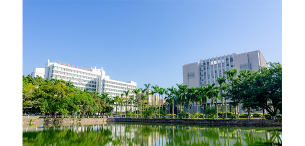 广东石油化工学院 - 最美大学