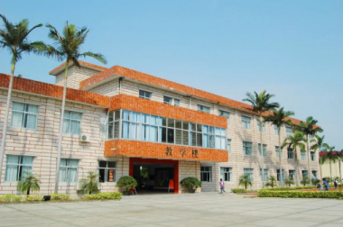 深圳高级技工学校（大鹏校区）