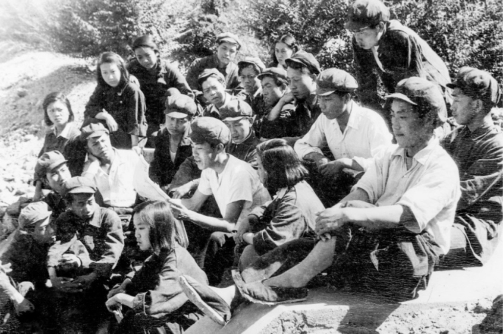 华北联合大学的同学在学习时事政治