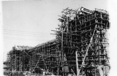 建设中的民族楼 