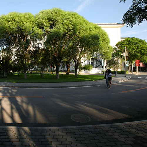 北京财贸职业学院 - 白驹过隙，只此青绿