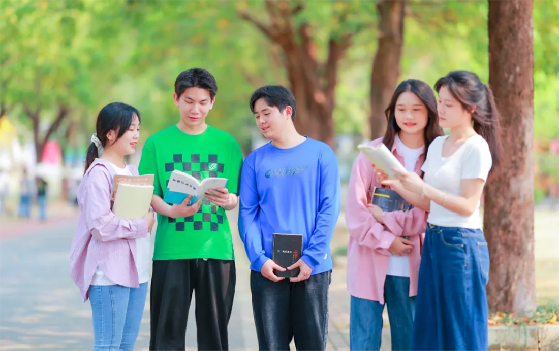 欢迎广大考生报考广西外国语学院