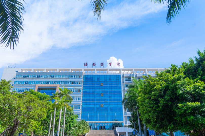 数字化多功能综合图书馆落成