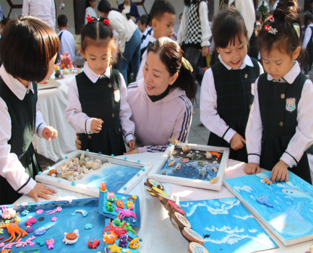 我们不停给小朋友带来惊喜