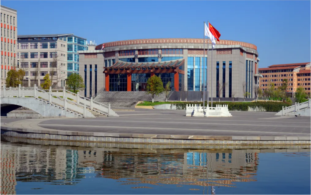 英国利兹贝克特大学