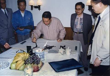 时任国内贸易部部长陈邦柱为学校题词