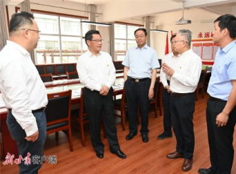 甘肃省省长任振鹤在学校调研