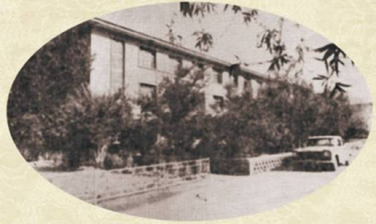 八十年代学校办公楼 