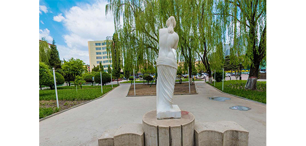 内蒙古艺术学院 - 最美大学