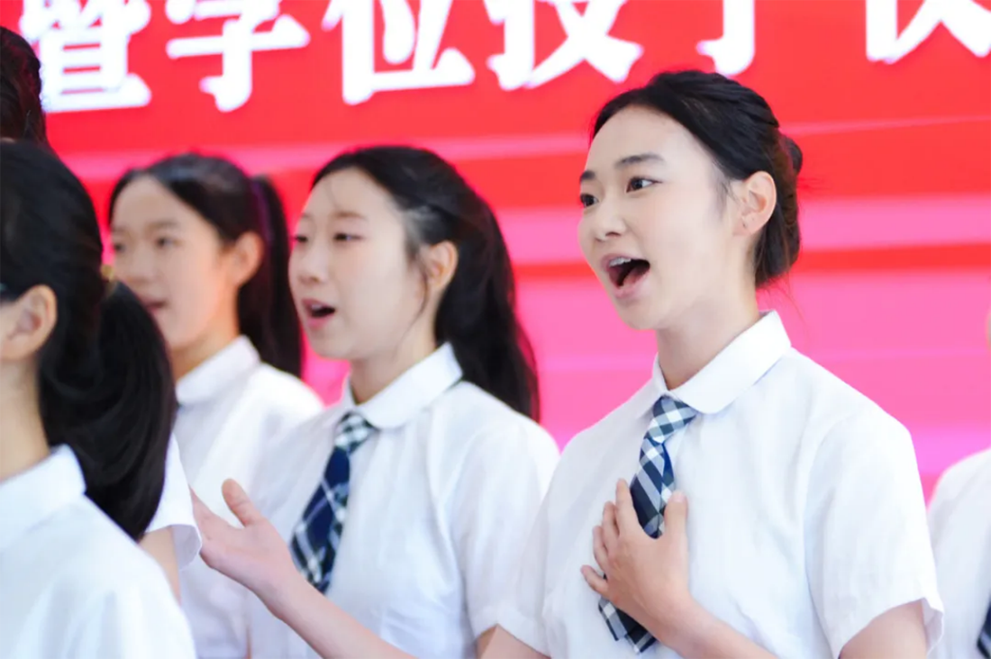 再见，小何——辽宁何氏医学院