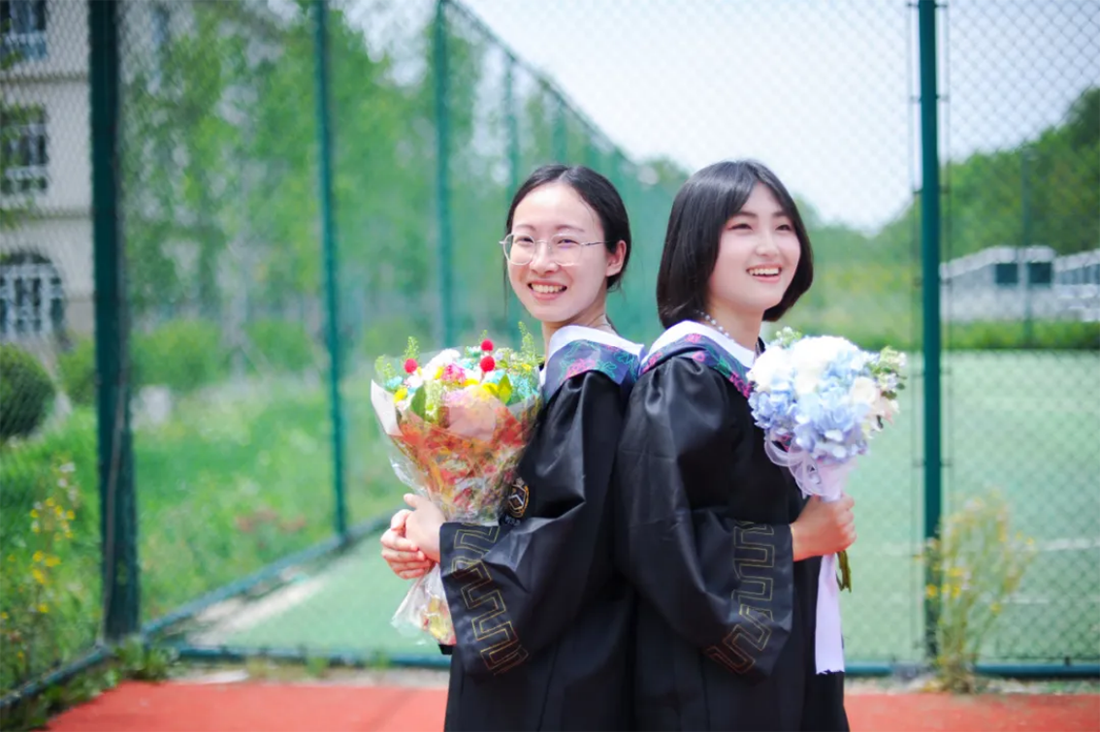 再见，小何——辽宁何氏医学院