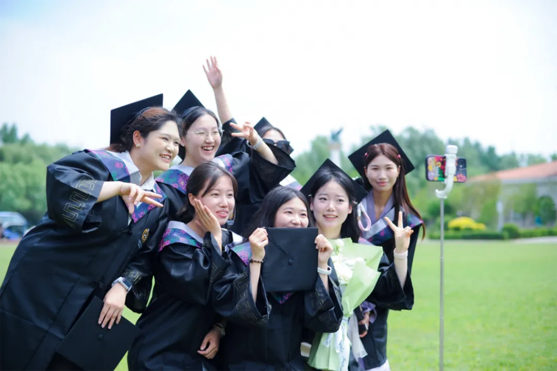 再见，小何——辽宁何氏医学院