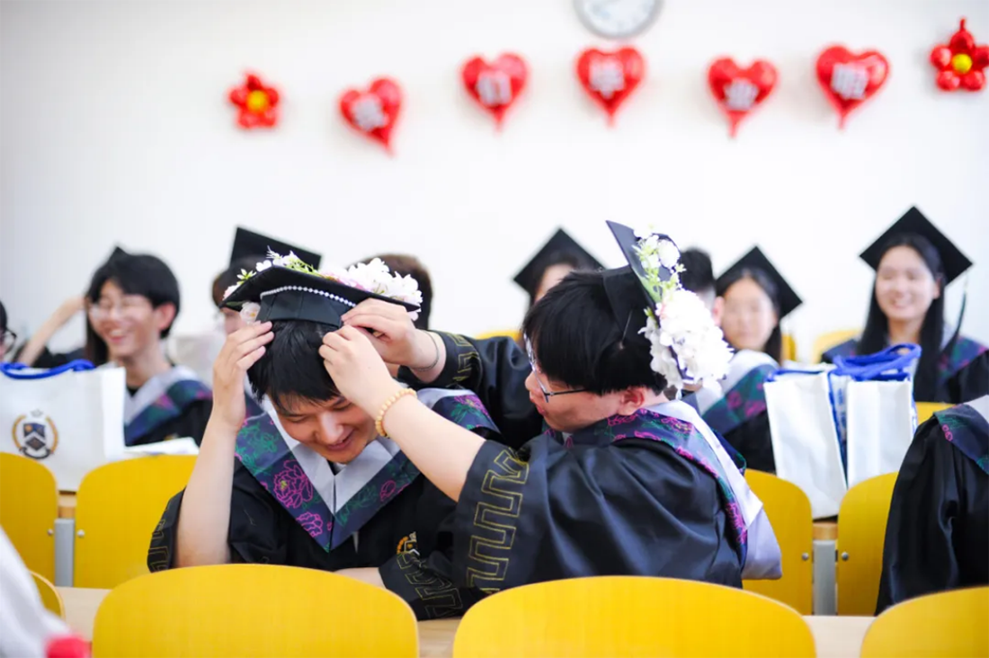 再见，小何——辽宁何氏医学院