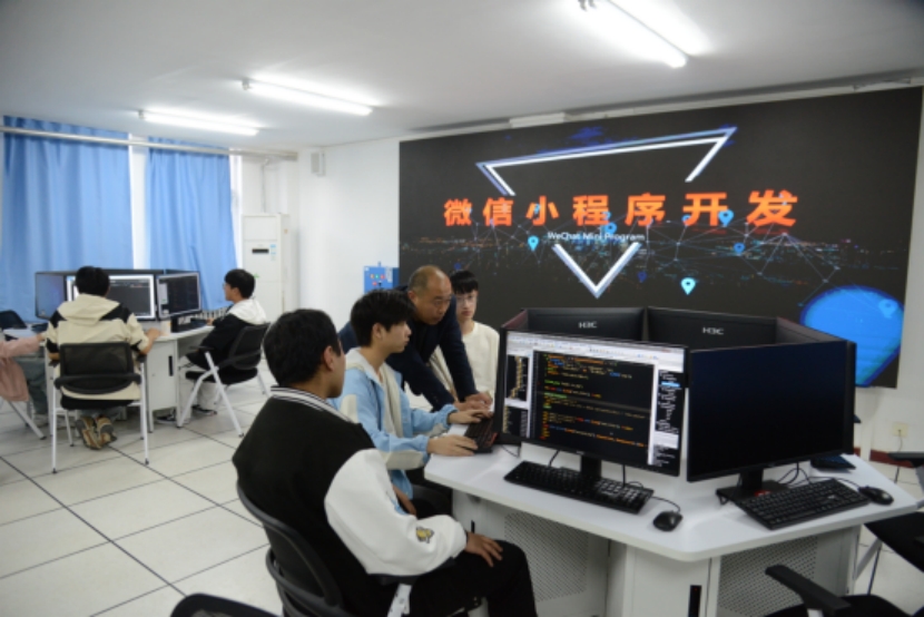 指导学生开发小程序