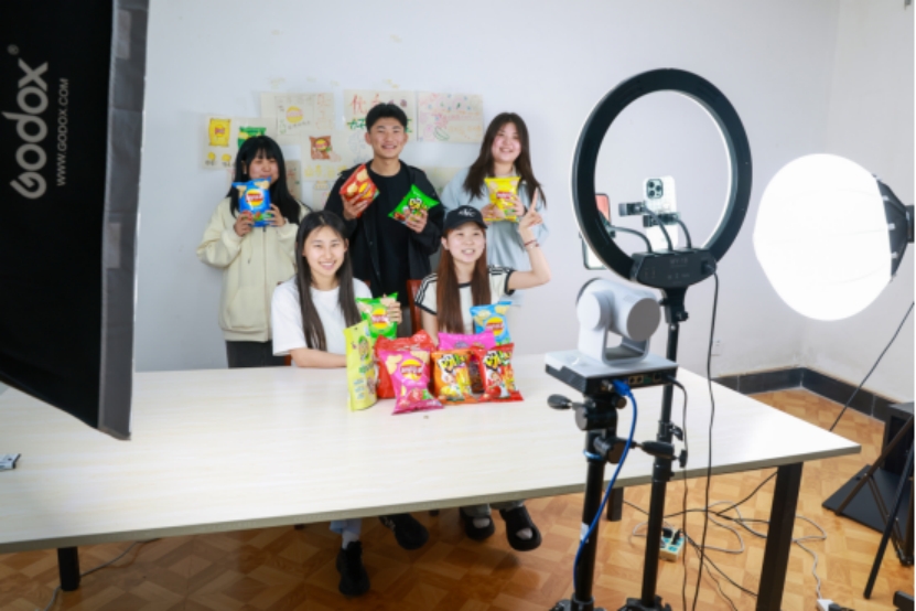 学生进行创新营销