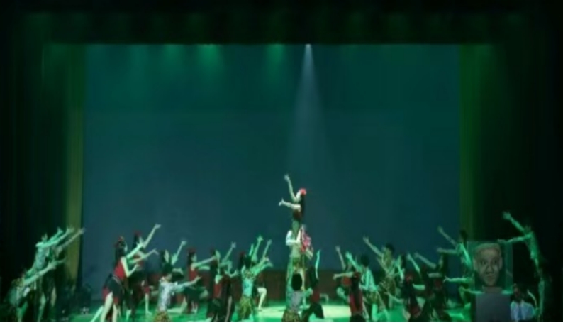 学生大型节目演出