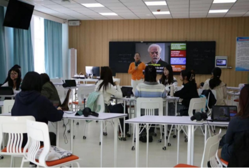 虚拟现实情景语言实验室