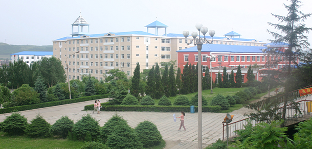 黑龙江工业学院 - 最美大学