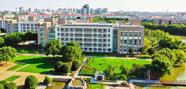 上海工程技术大学 - 最美院校
