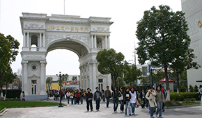 上海工商外国语职业学院-校园风光
